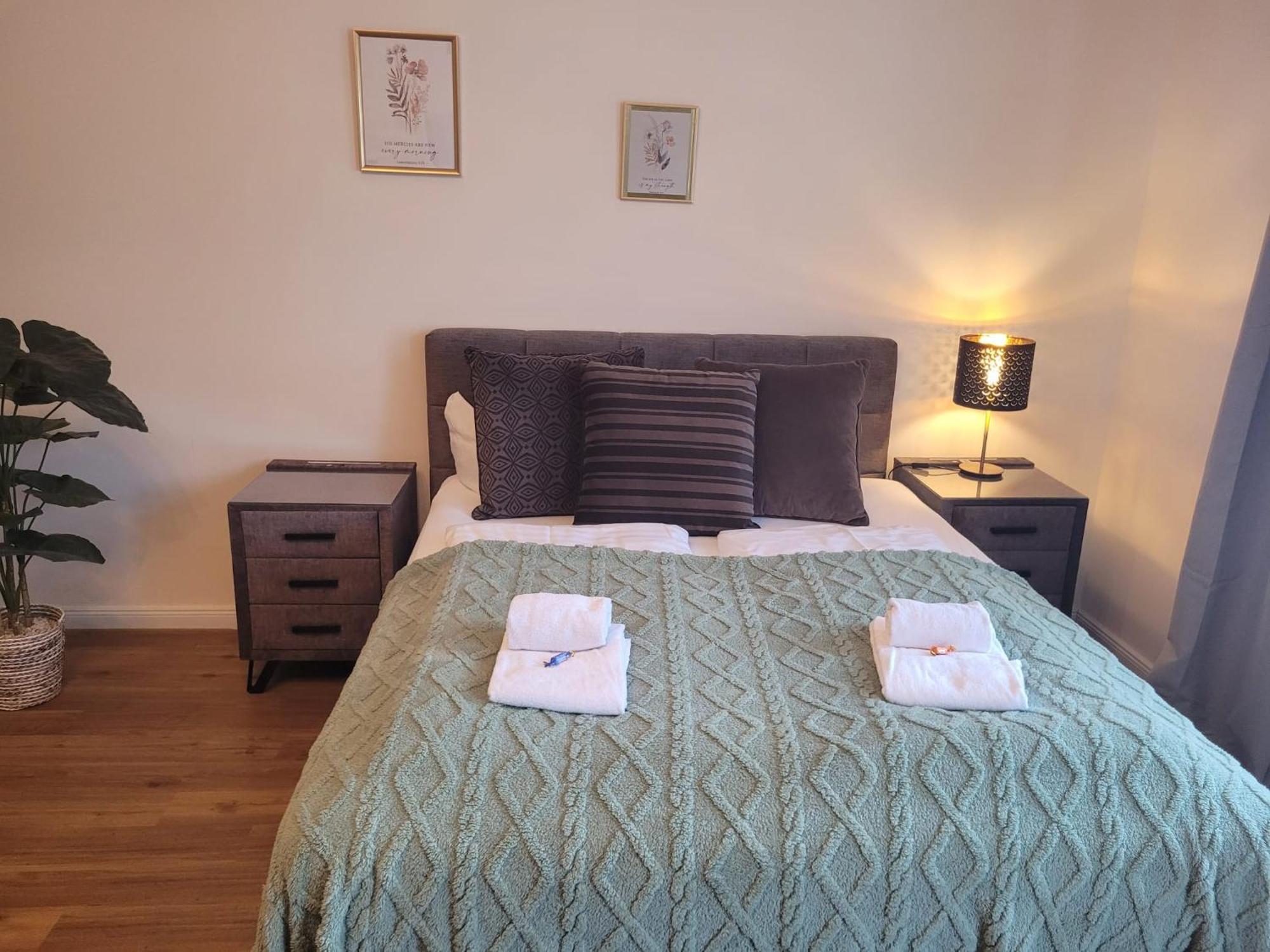 Stay Apartment Bergblick 4 Personen Parkplatz Zentral Bad Pyrmont Exterior foto